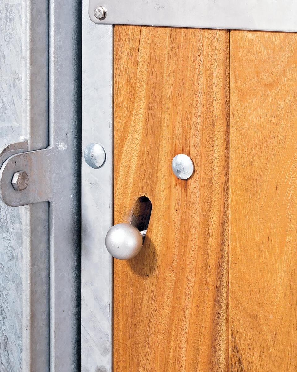 STALDDØR MED VINDUE (To-delt)