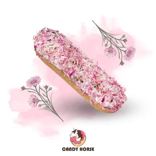 Lyserød kornblomst-éclair I Hestekage med glasur og krydderurter