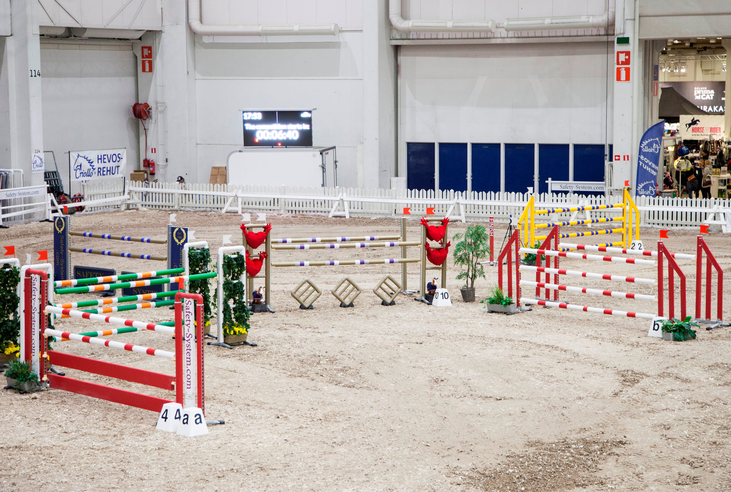 ENKELTSTØTTE FARVET (nøglehulsskinne)