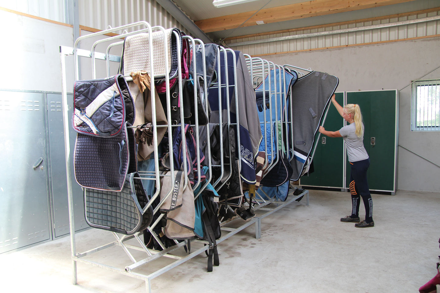 ERGONOMISK DÆKKENSTATIV (10 dækkener)