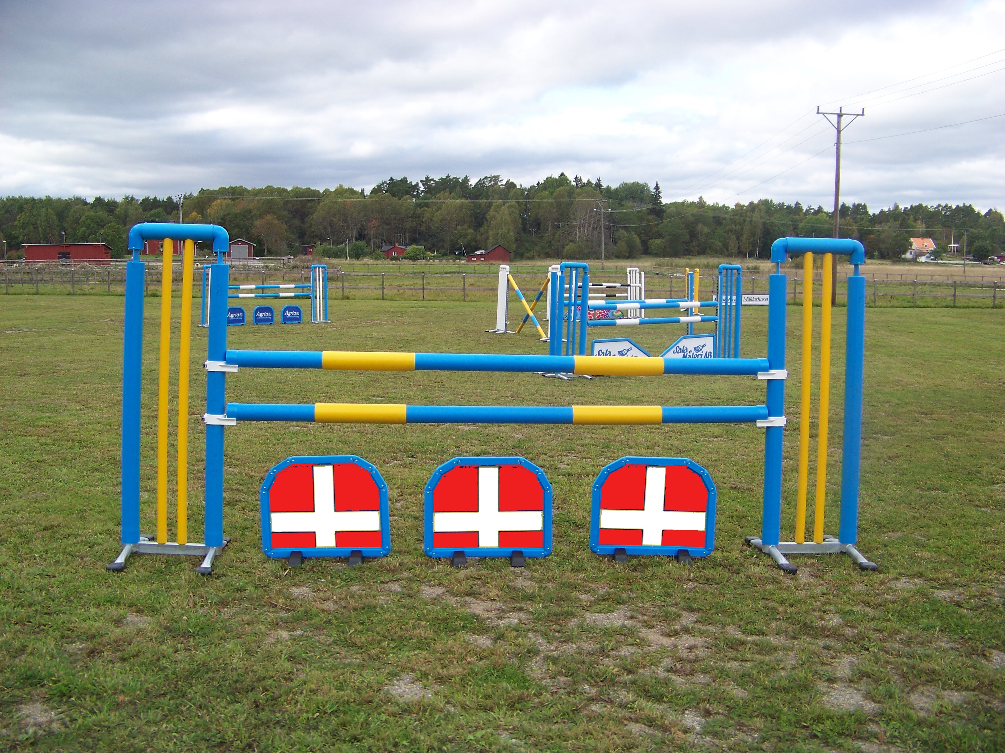 SMÅ FYLD DANMARKS FLAG (60 cm x 70 cm)