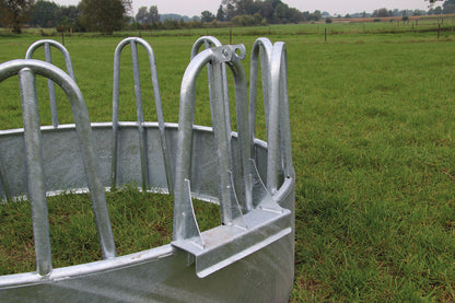 RUNDFODERBEHOLDER MAXI  MED TAG (med 12 ædepladser)